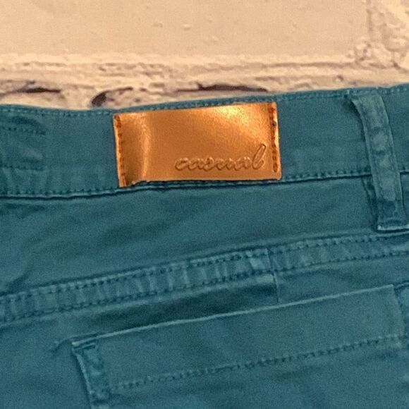 Jinglers Women's Blue Cutoff Shorts. 42 - Picture 5 of 5